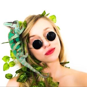 Meet your Posher, Larcy